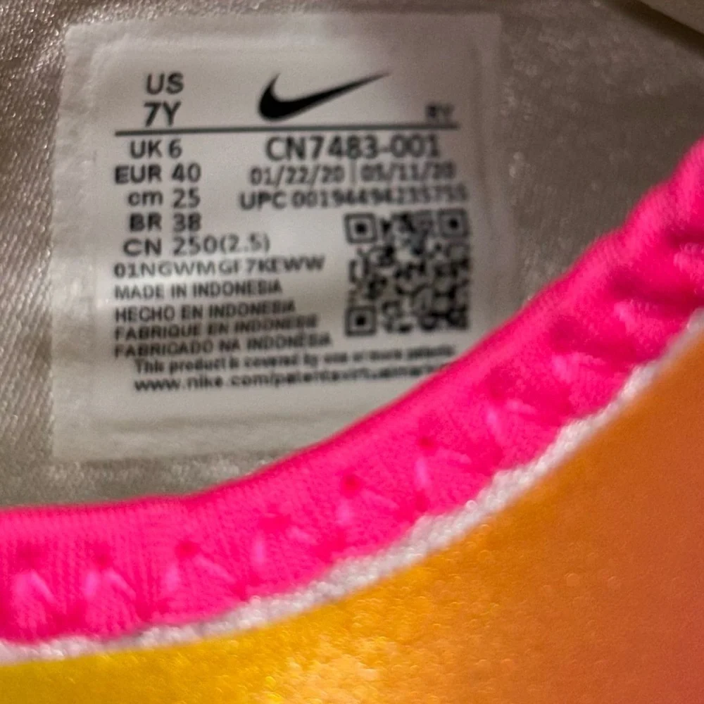 Nike Flex Runner Sun White/Pink CN7483-001 Grade-School size 7Y / women’s 8.5